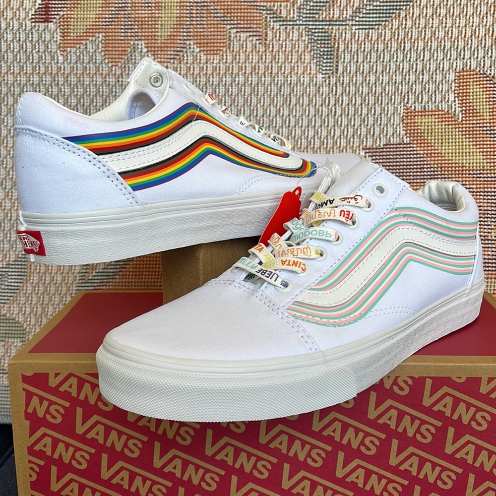 Vans Men’s Old Skool
(Pride) White/True White
VNOA5KRFB5U
Sneakers - athletic - Picture 9 of 16